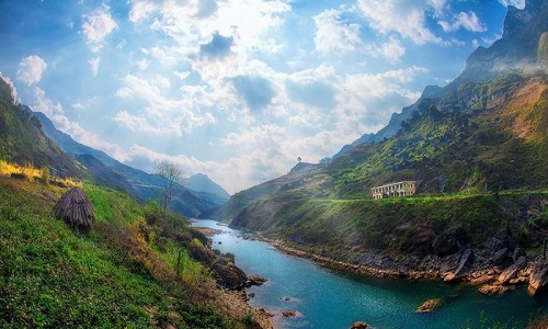 Vẻ đẹp dòng sông Nho Quế trên cao nguyên Hà Giang